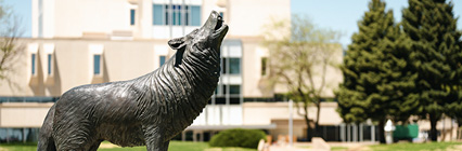 statue of wolf